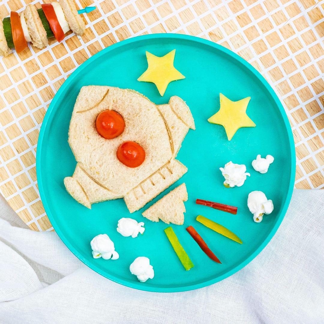 MONTII.CO Lunch Punch Sandwich Cutters | Space-1910112395271999492