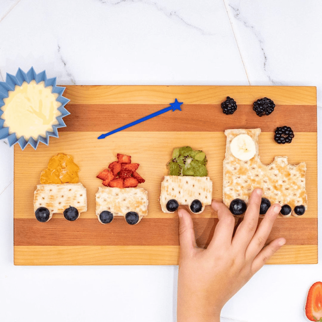 MONTII.CO Lunch Punch Sandwich Cutters | Transit-1910112393736884229
