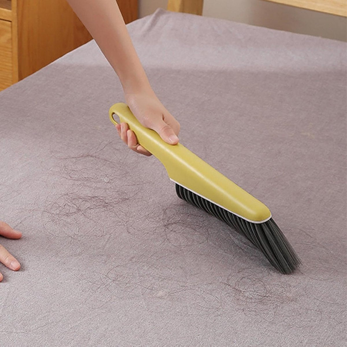 Dusting brush - Dustpan and brush - Dust brush - Bed sweeping brush - Sofa brush - Cleaning products - Household cleaning tools - With handle - For sofa, clothing, bed, duvet - Multifunctional - Plastic - Universal - Yellow