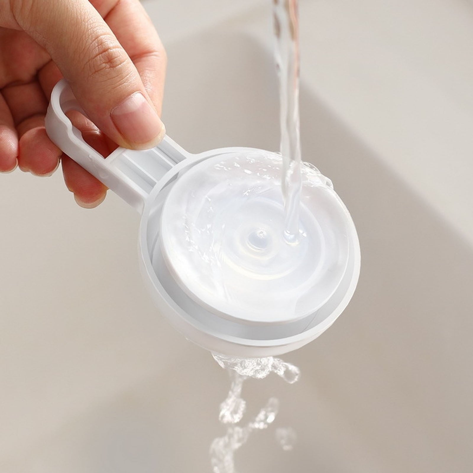 Powerful Suction Cup Shower Hooks for Towel, Loofah, 360° Rotatable Damage-free Hanging Versatile Wall Hooks for Inside Bathroom, Decoration, Removable Suction Holders, 1 Pcs, 4.37x2.67x1.81 4.37" x 2.67" x 1.81" White2