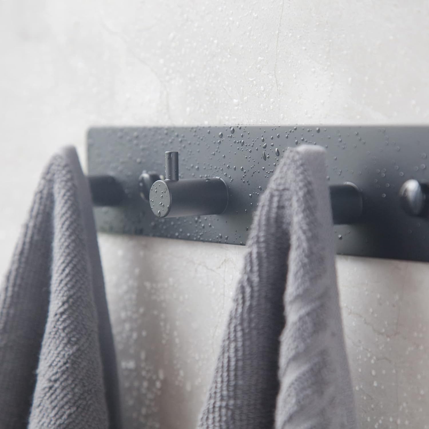 Black self-adhesive towel hooks - Bathroom on the wall - No drilling required - Specifically for shower areas - Heavy-duty wall hooks, self-adhesive towel rails - adhesive wall hooks - Stainless steel self-adhesive hooks - Suitable for kitchens-doors-keys