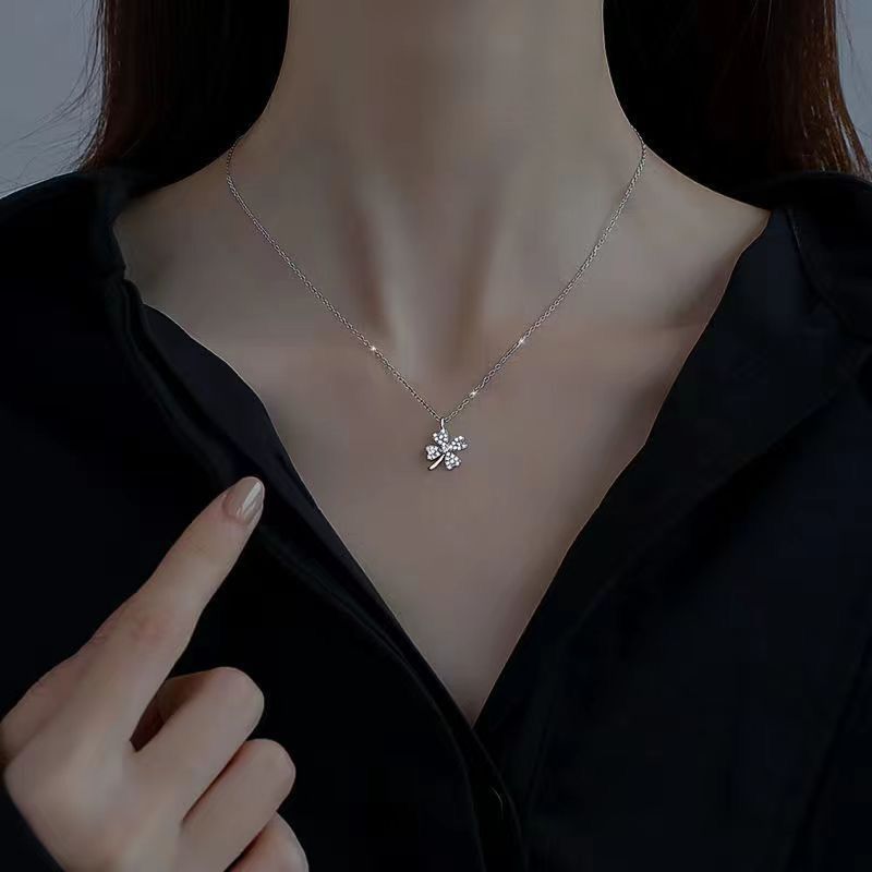 Necklace Women Alloy Bow Water Wave Chain Four-leaf clover necklace