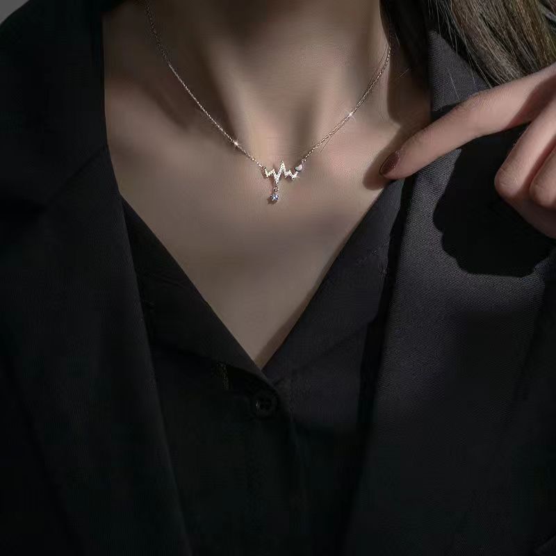 Necklace Women Alloy Bow Water Wave Chain Double W necklace