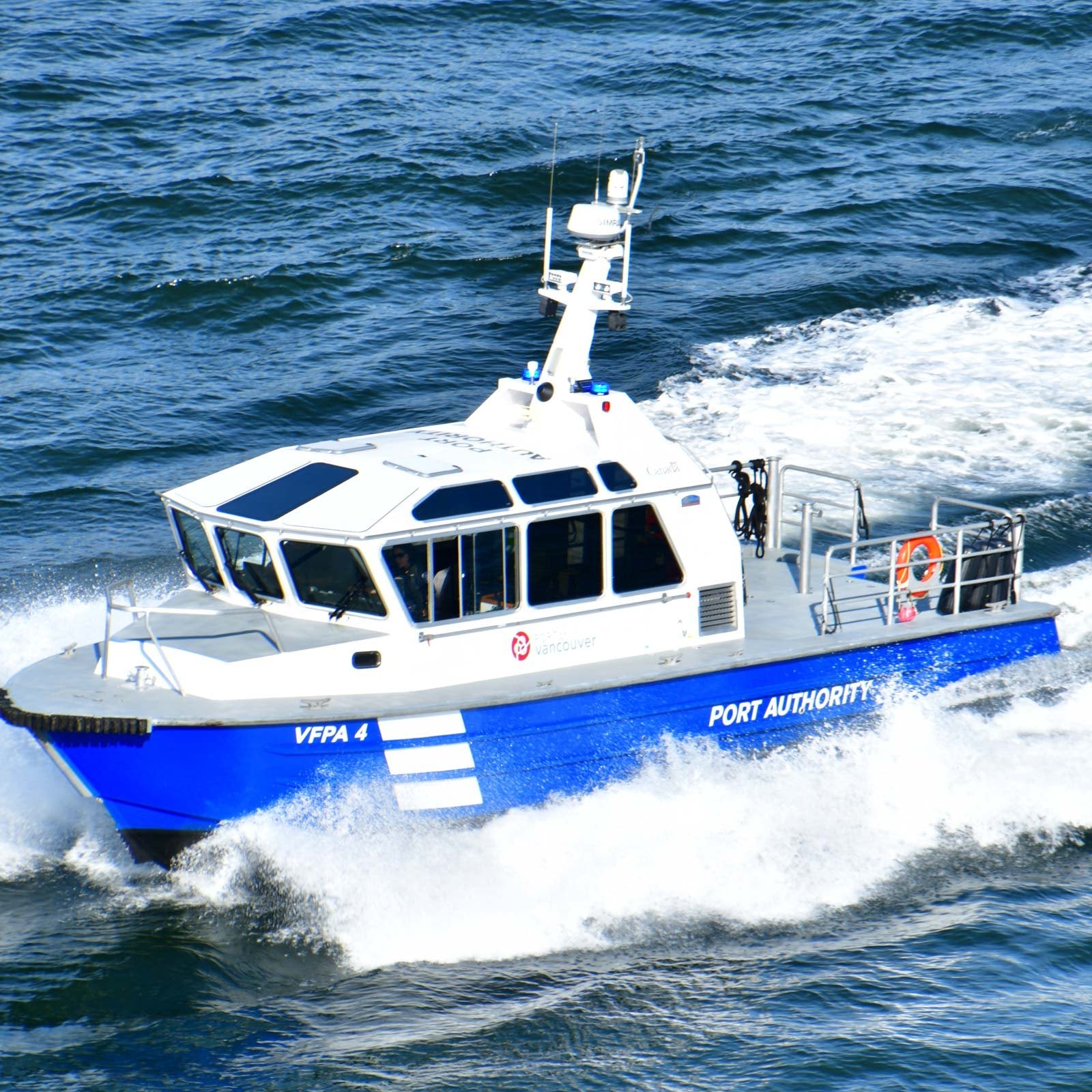 VEVOR Hydraulic Steering Kit, 150 HP, Marine Boat Hydraulic Steering System, with 6.9 MPa/1000 psi Helm Pump, Two-Way Lock Cylinder, and 6 m High-Strength Hoses, for Single Station, Single-Engine Use