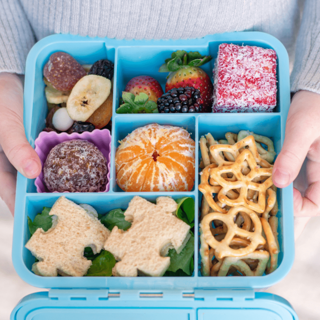 MONTII.CO Lunch Punch Sandwich Cutters | Puzzles-1910112394886123524